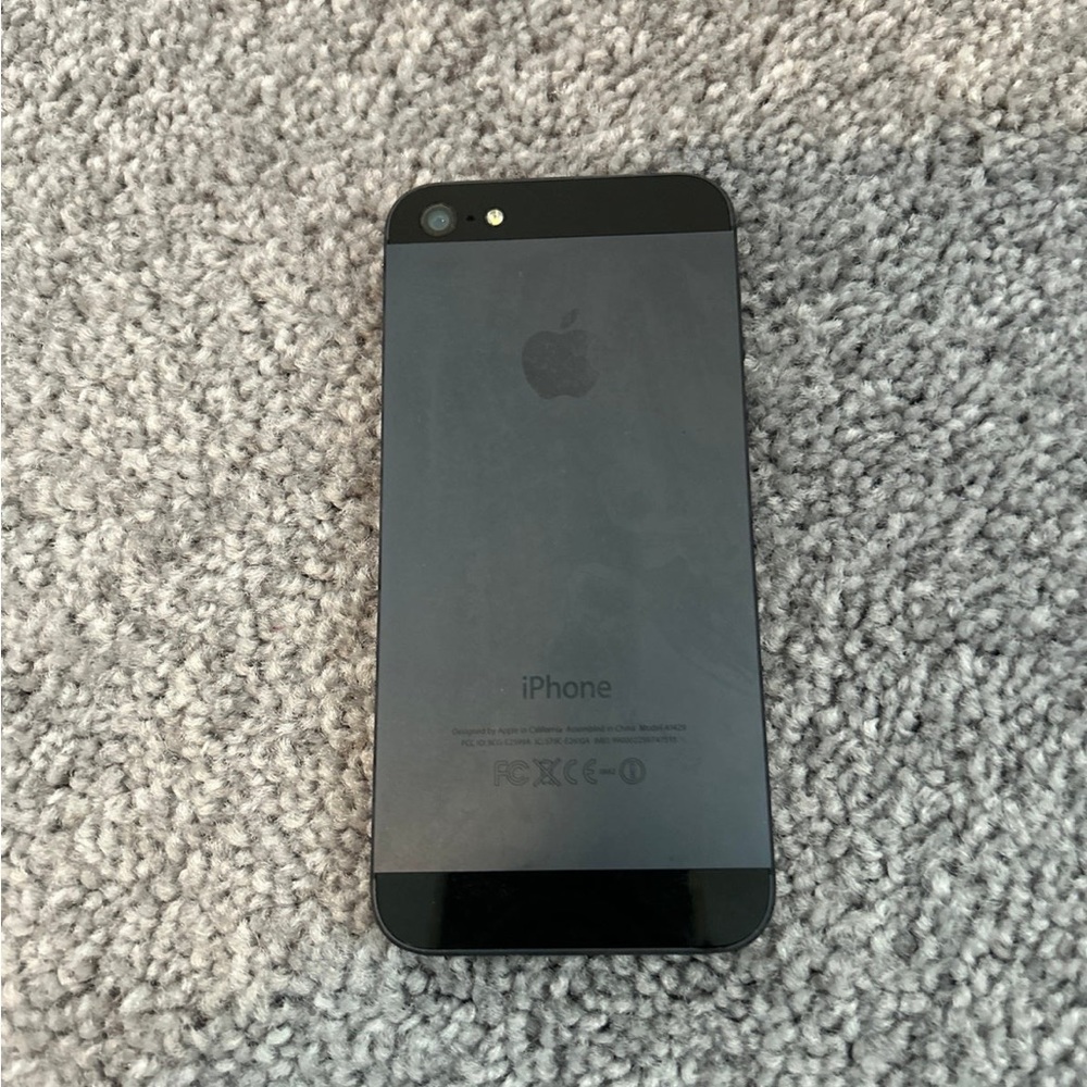 Apple iPhone 5 - Picture 2 of 4